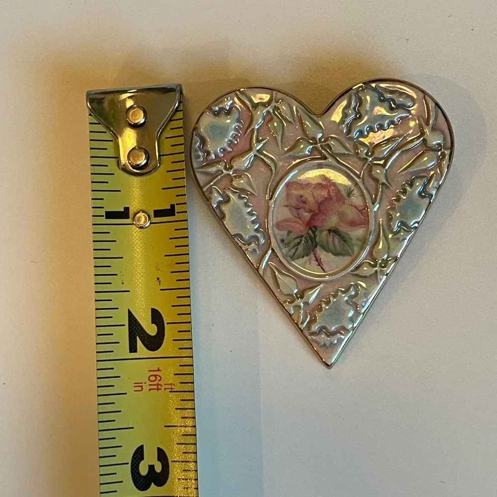 Vintage Iridescent Heart Brooch w/ Pink Rose Cameo Gift Boxed🌹💖 Rare Find! - Picture 6 of 7